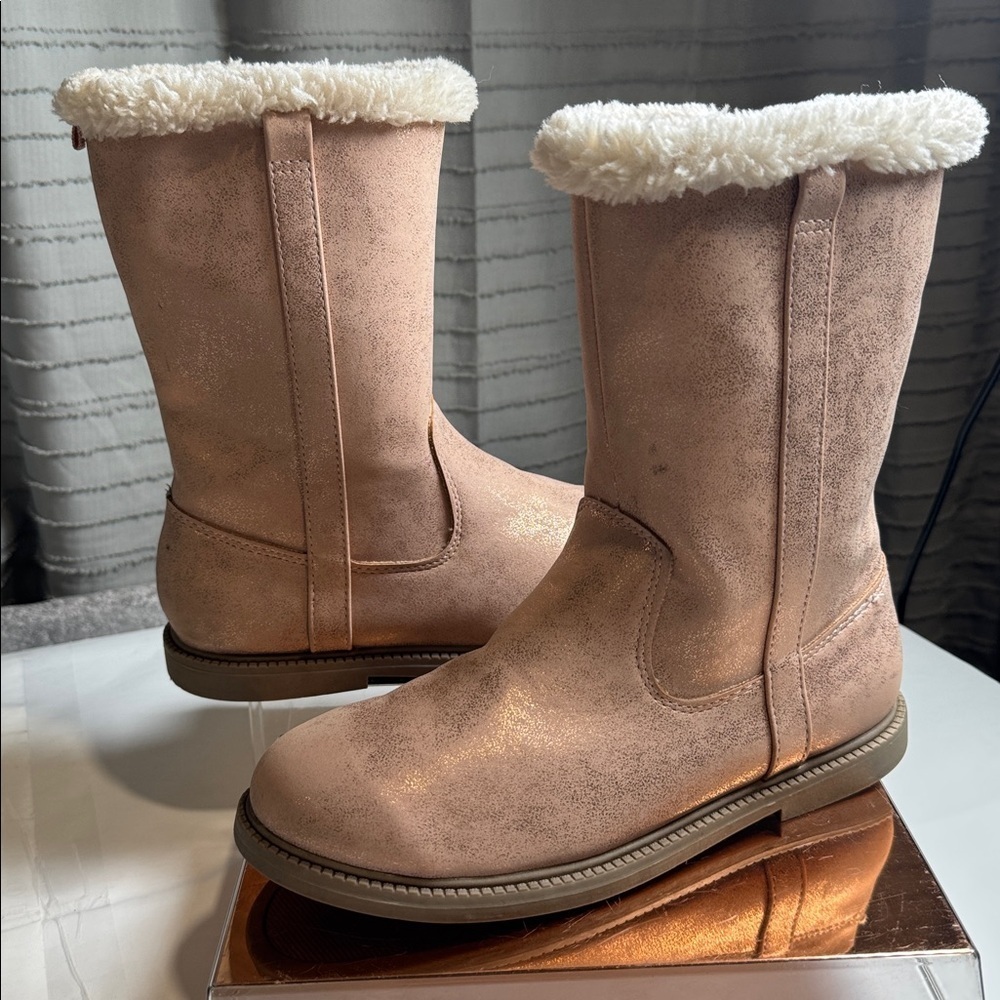 Carter’s pink and Cream Faux Fur Lined Boots Size 3